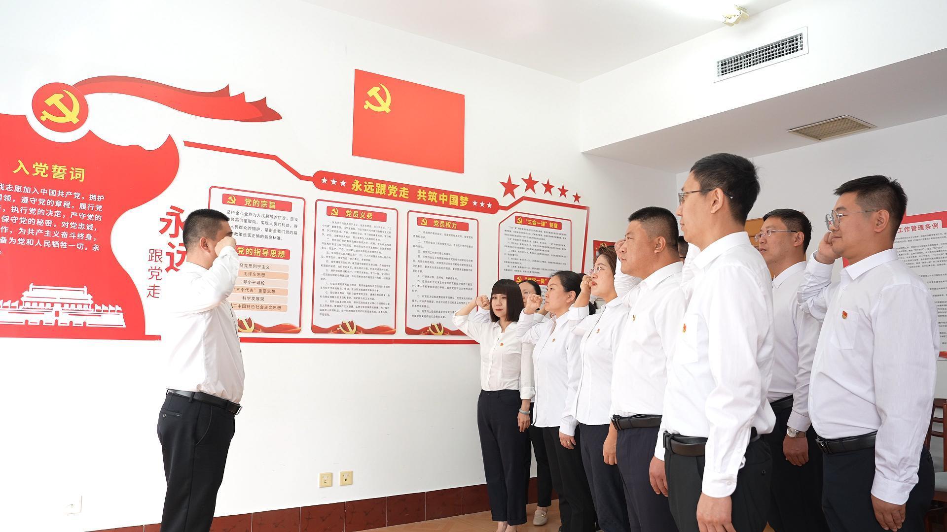 南(nan)山(shān)集(ji)團(tuán)<br>始創于(yu)改革開放初期